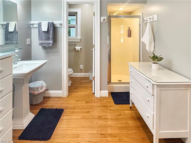 32 Valmoore DR, Poquoson, VA 23662