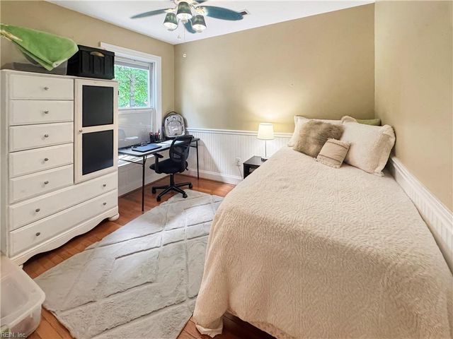 32 Valmoore DR, Poquoson, VA 23662