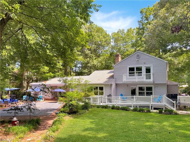 32 Valmoore DR, Poquoson, VA 23662