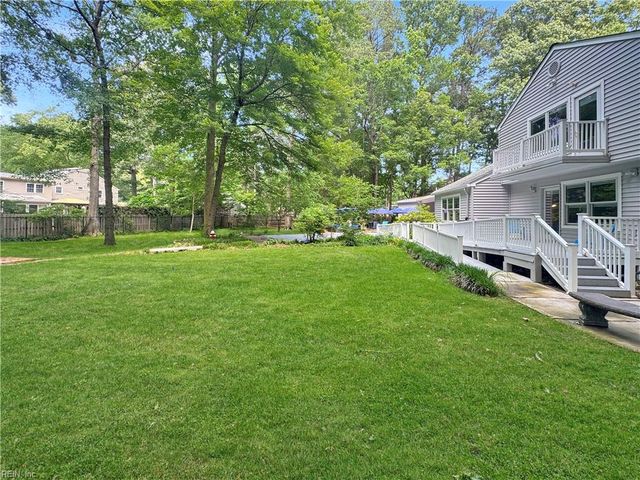 32 Valmoore DR, Poquoson, VA 23662