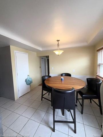 16901 Wilson Avenue, Eastpointe, MI 48021