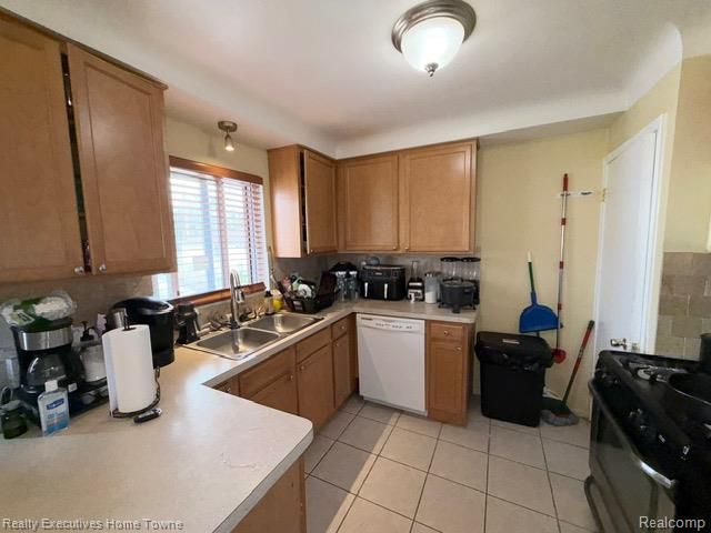 16901 Wilson Avenue, Eastpointe, MI 48021