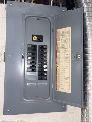 16901 Wilson Avenue, Eastpointe, MI 48021