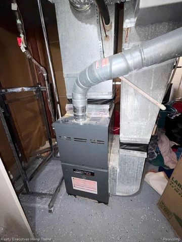 16901 Wilson Avenue, Eastpointe, MI 48021