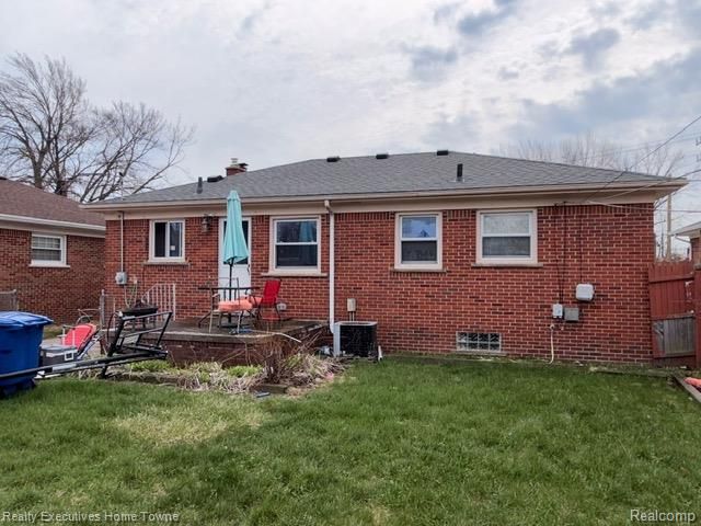 16901 Wilson Avenue, Eastpointe, MI 48021