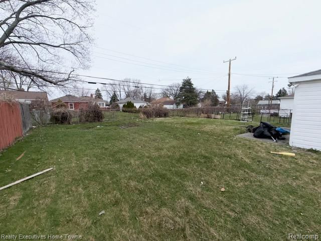 16901 Wilson Avenue, Eastpointe, MI 48021