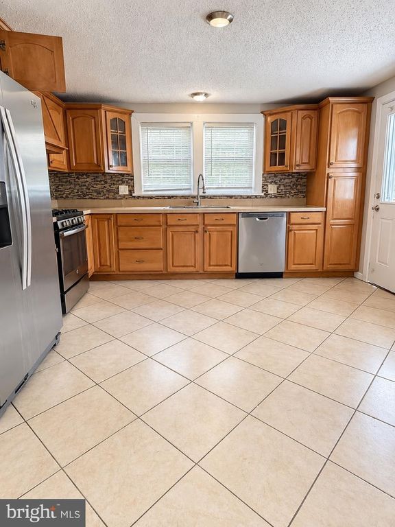 818 E GRAPE ST, VINELAND, NJ 08360 — photo 2