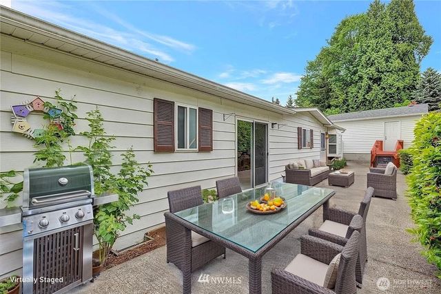 17044 Woodcrest Drive NE, Bothell, WA 98011