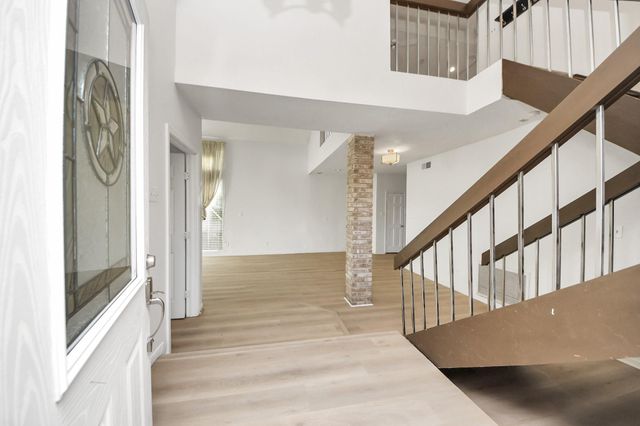 10743 Boardwalk Street, Houston, TX 77042