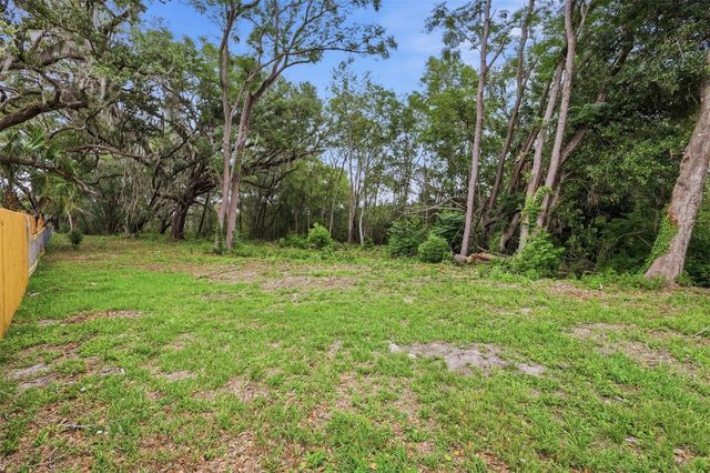 2602 WESTSIDE DRIVE, Leesburg, FL 34748