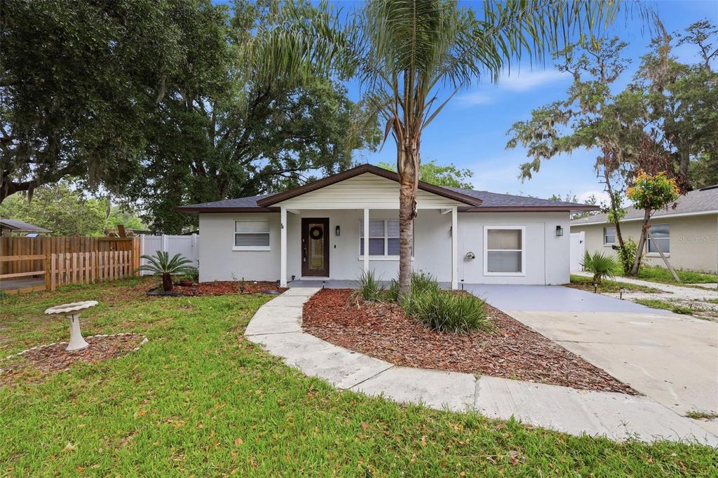 2602 WESTSIDE DRIVE, Leesburg, FL 34748