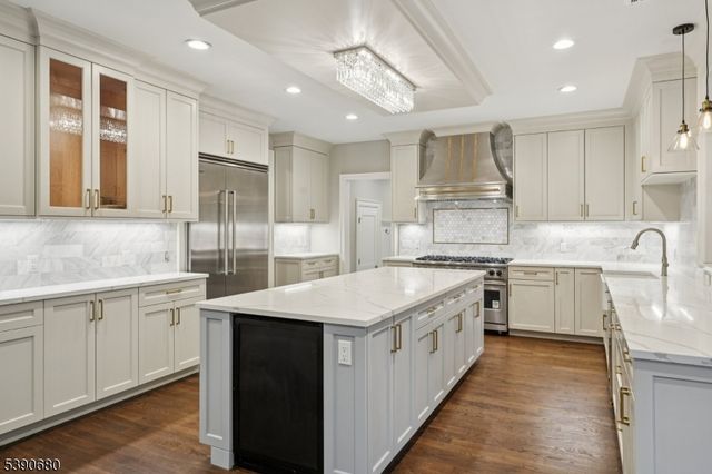 368 Hartshorn Dr, Millburn Twp., NJ 07078