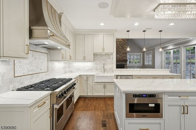 368 Hartshorn Dr, Millburn Twp., NJ 07078