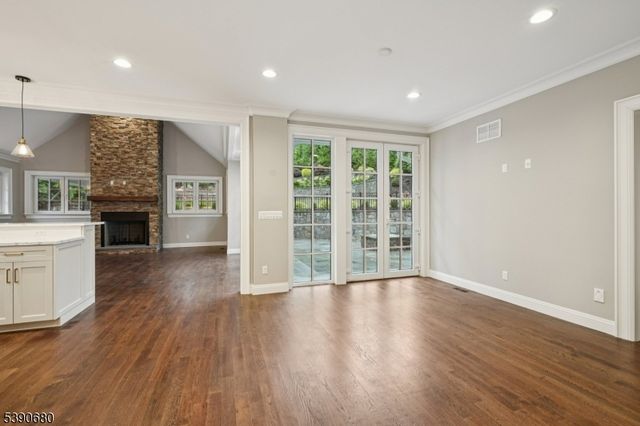 368 Hartshorn Dr, Millburn Twp., NJ 07078