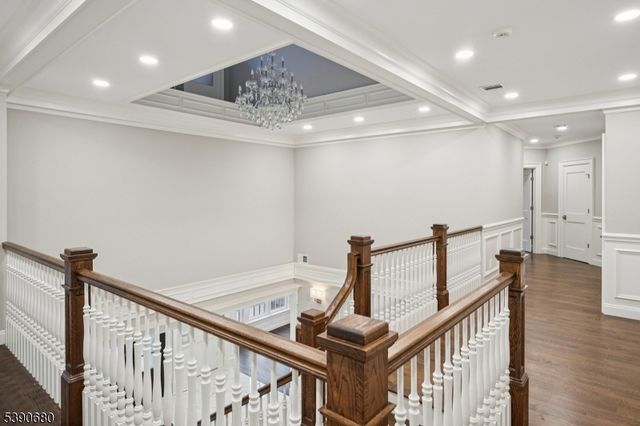 368 Hartshorn Dr, Millburn Twp., NJ 07078