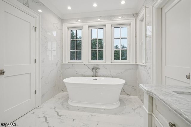 368 Hartshorn Dr, Millburn Twp., NJ 07078