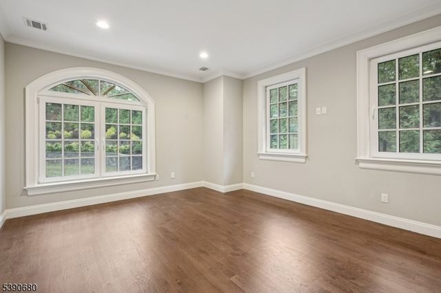 368 Hartshorn Dr, Millburn Twp., NJ 07078