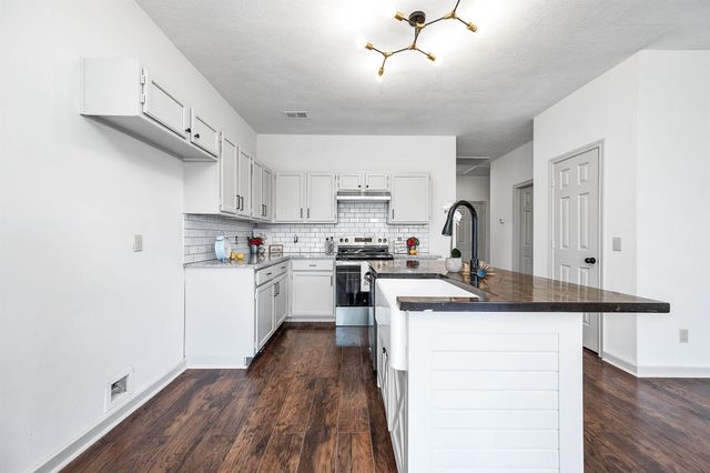 16039 Mountain Shadows Drive, Houston, TX 77084