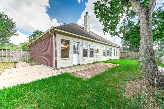 16039 Mountain Shadows Drive, Houston, TX 77084