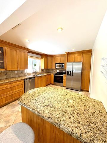 9833 NW 5th Court, Plantation, FL 33324