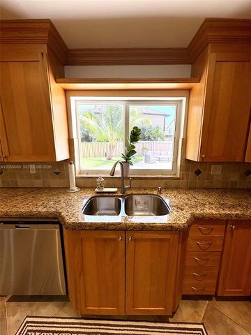 9833 NW 5th Court, Plantation, FL 33324