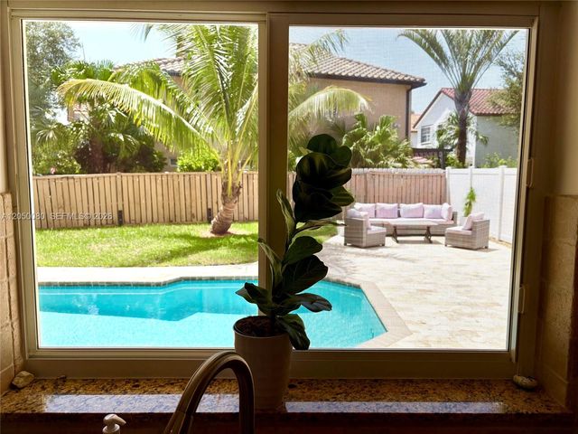 9833 NW 5th Court, Plantation, FL 33324