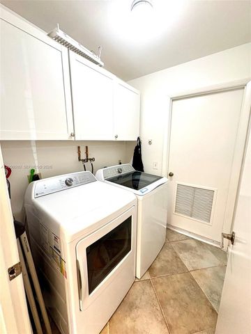 9833 NW 5th Court, Plantation, FL 33324