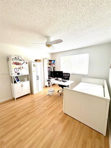 9833 NW 5th Court, Plantation, FL 33324