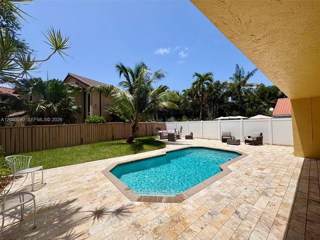 9833 NW 5th Court, Plantation, FL 33324