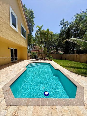 9833 NW 5th Court, Plantation, FL 33324