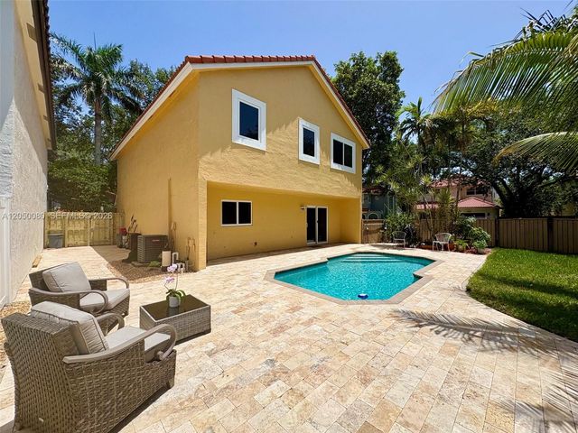 9833 NW 5th Court, Plantation, FL 33324