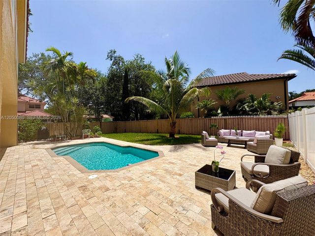 9833 NW 5th Court, Plantation, FL 33324