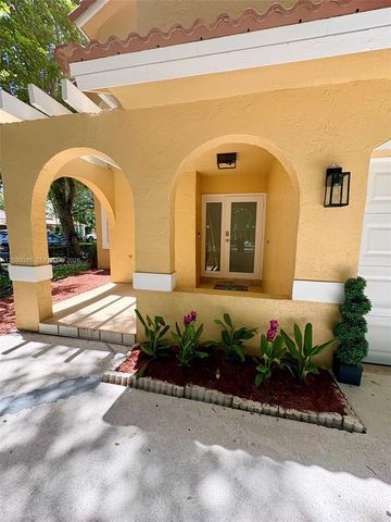 9833 NW 5th Court, Plantation, FL 33324