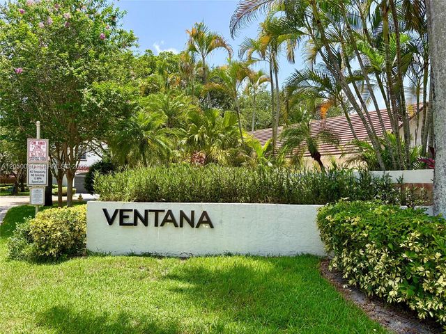 9833 NW 5th Court, Plantation, FL 33324