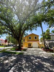 9833 NW 5th Court, Plantation, FL 33324