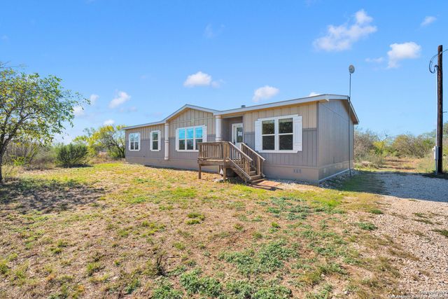 228 County Road 4647, Hondo, TX 78861