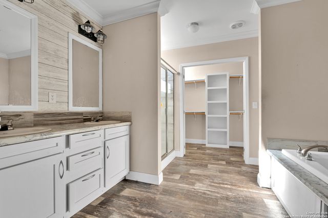 228 County Road 4647, Hondo, TX 78861