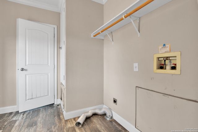 228 County Road 4647, Hondo, TX 78861