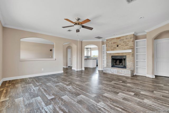 228 County Road 4647, Hondo, TX 78861