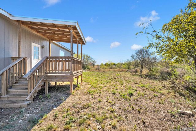 228 County Road 4647, Hondo, TX 78861