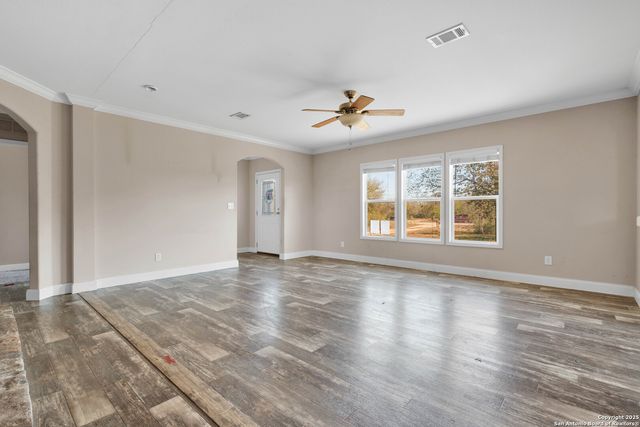 228 County Road 4647, Hondo, TX 78861