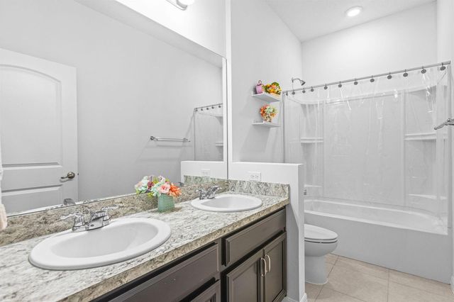 5681 NW Croton Avenue, Port St. Lucie, FL 34986