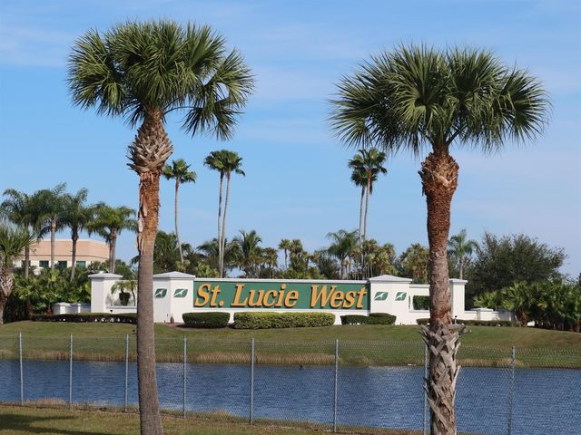 5681 NW Croton Avenue, Port St. Lucie, FL 34986