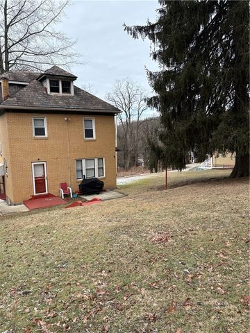 474 Hochberg Rd, Penn Hills, PA 15235