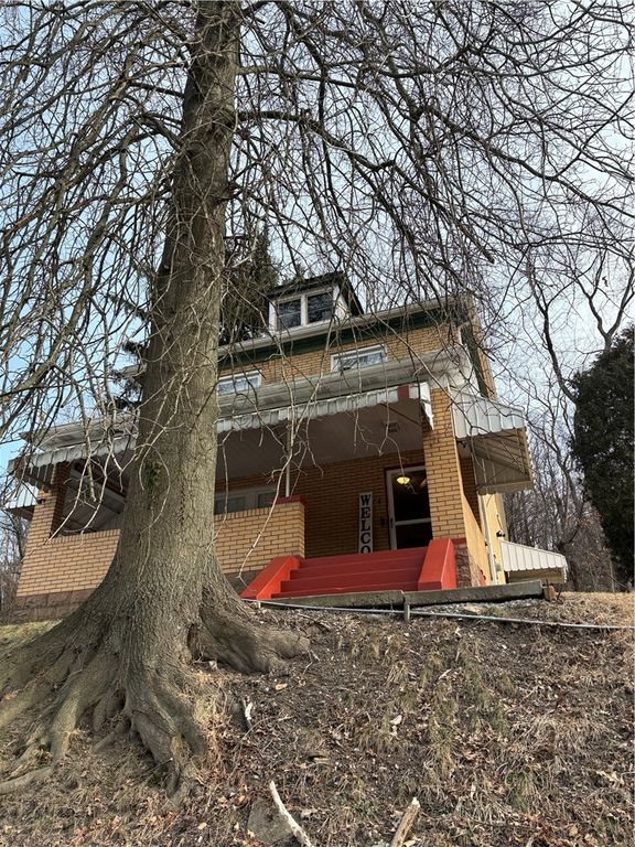 474 Hochberg Rd, Penn Hills, PA 15235