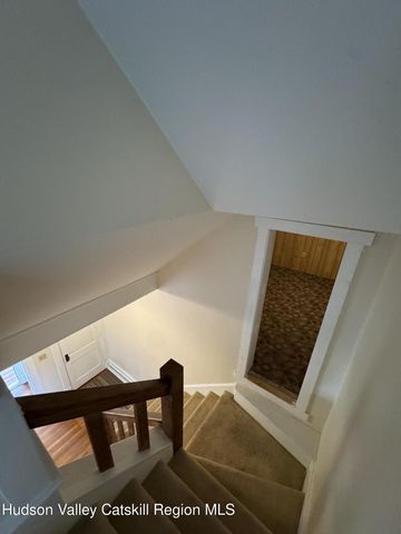 44 Apple Meadow Road, Hudson, NY 12534