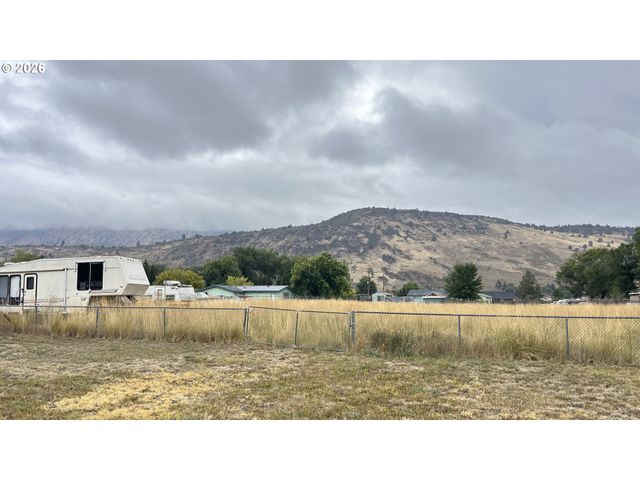 5405 N HIGHWAY 97, Klamath Falls, OR 97601