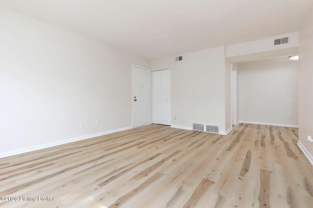2505 Brownsboro Rd APT B5, Louisville, KY 40206