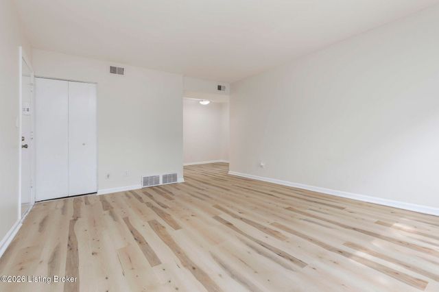 2505 Brownsboro Rd APT B5, Louisville, KY 40206
