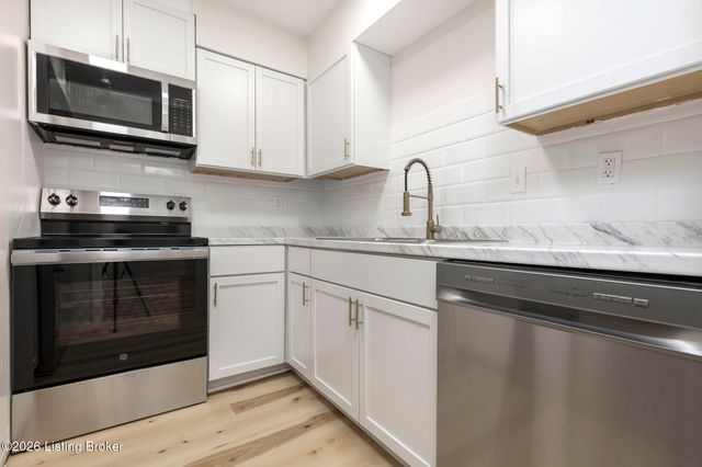 2505 Brownsboro Rd APT B5, Louisville, KY 40206